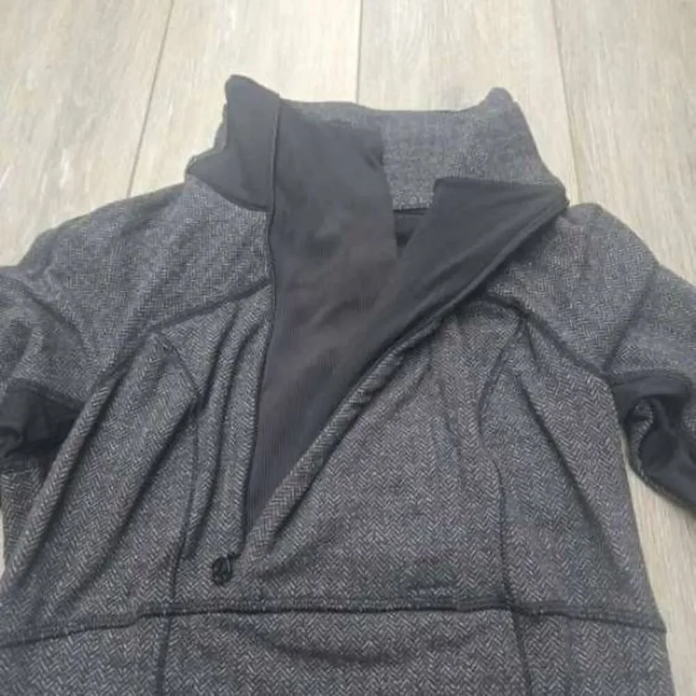 Lululemon Base Runner 1/2 Zip heathered gray black size 2